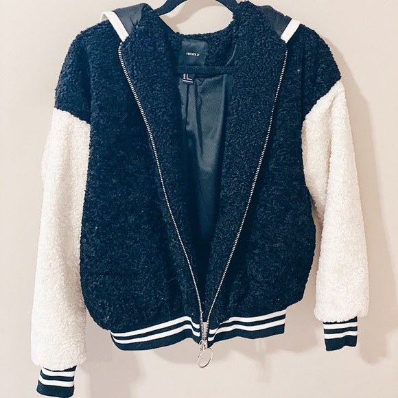 SALE Black & White Colorblock Zip-up Jacket - Picture 2 of 3